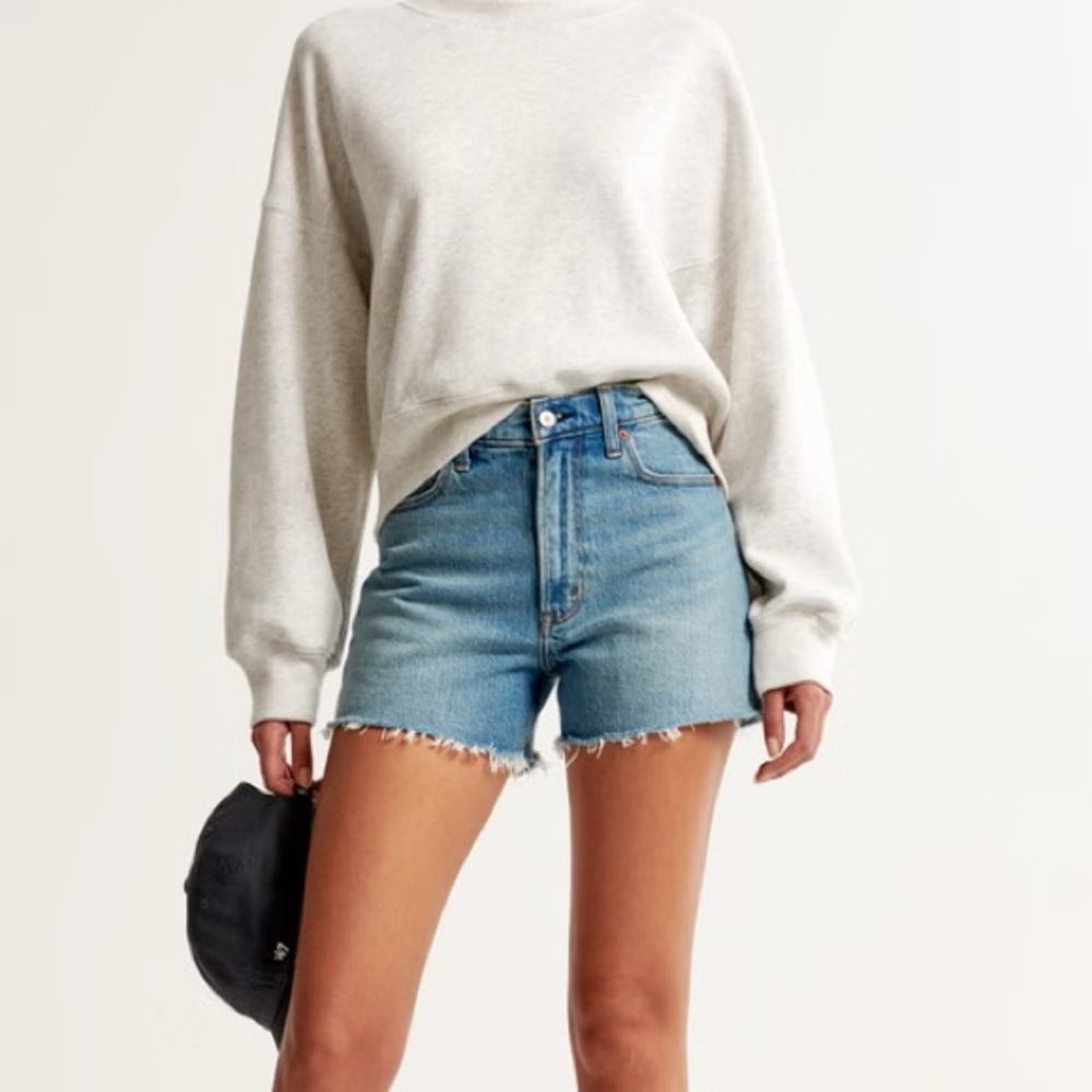 Abercrombie & Fitch Mid Rise The Baggy Short | 6